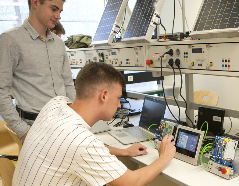 SIGMATEK equips the photovoltaics Laboratory at the Higher Engineering College (HTL) Salzburg